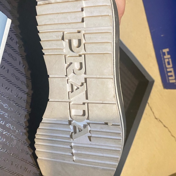 Prada Patent Leather shoes - Picture 4 of 7